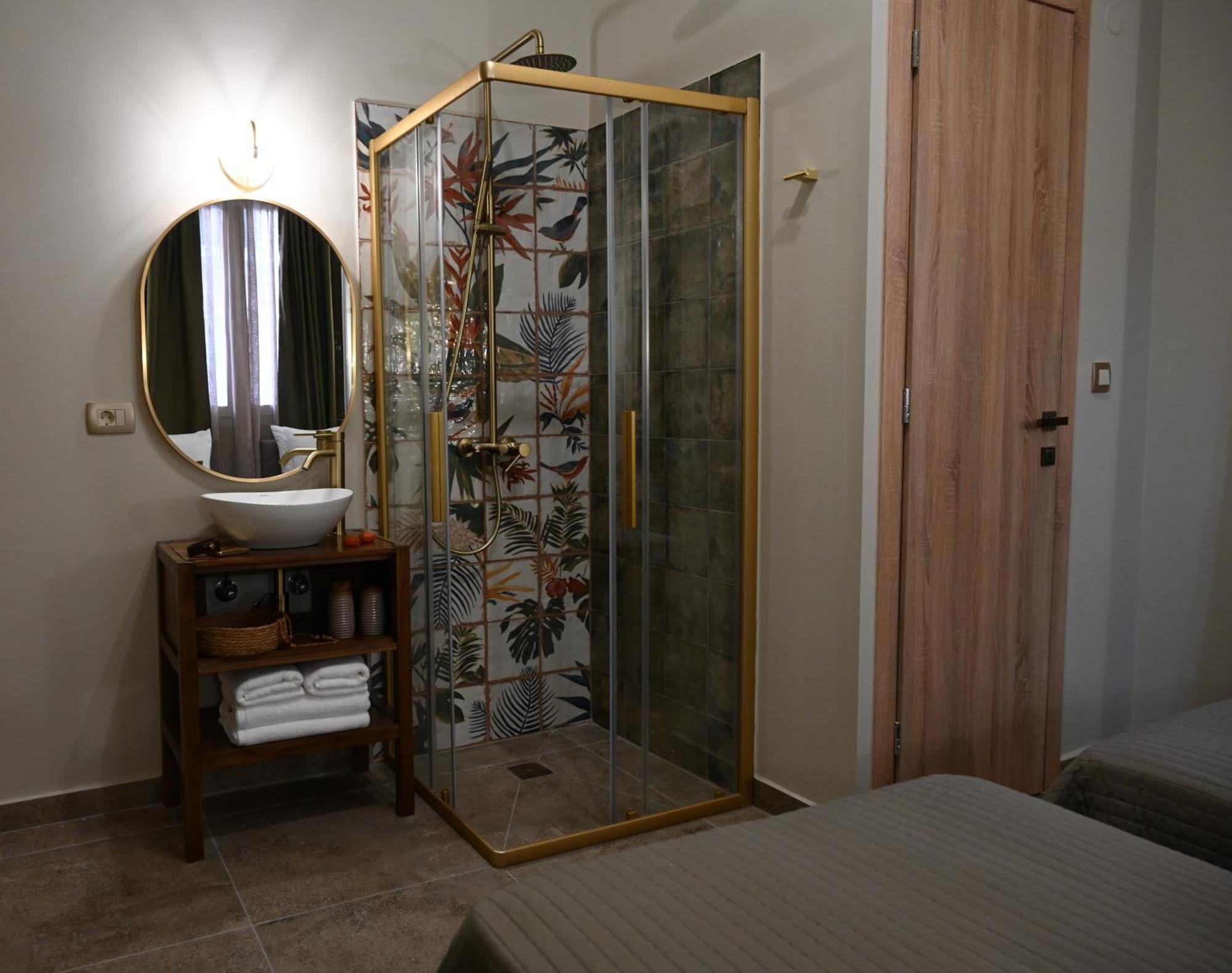 Vivis Hub Aparthotel Argostoli  Exterior photo